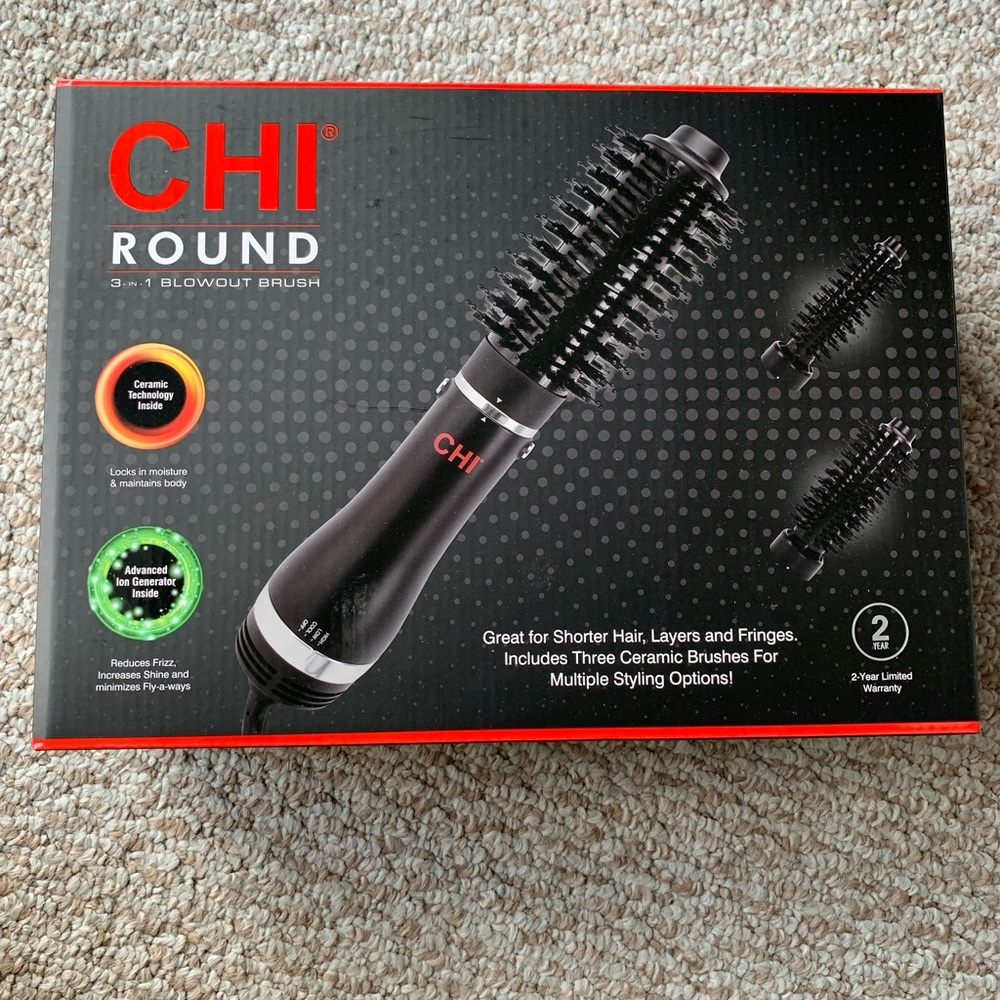 NIB CHI round 3 in 1 blowout brush